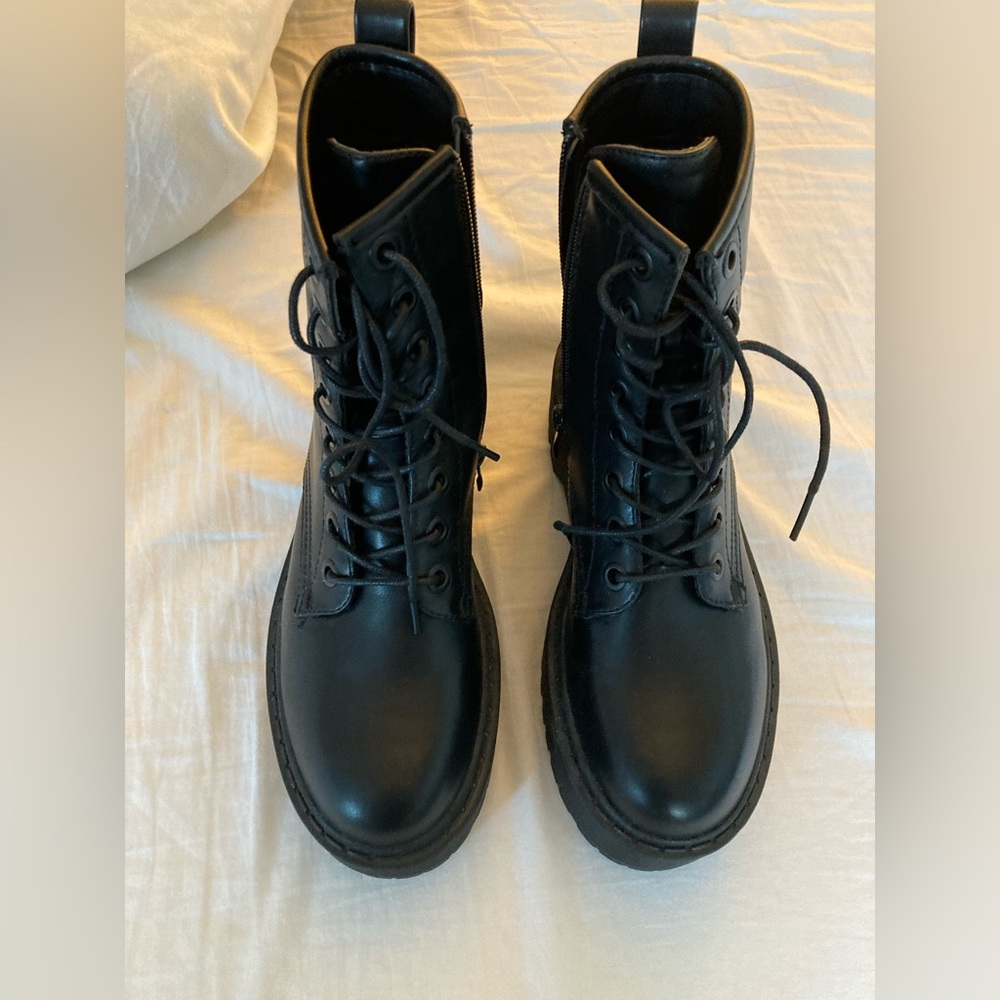 Steve Madden Bettyy Black Booties Brand New Condition